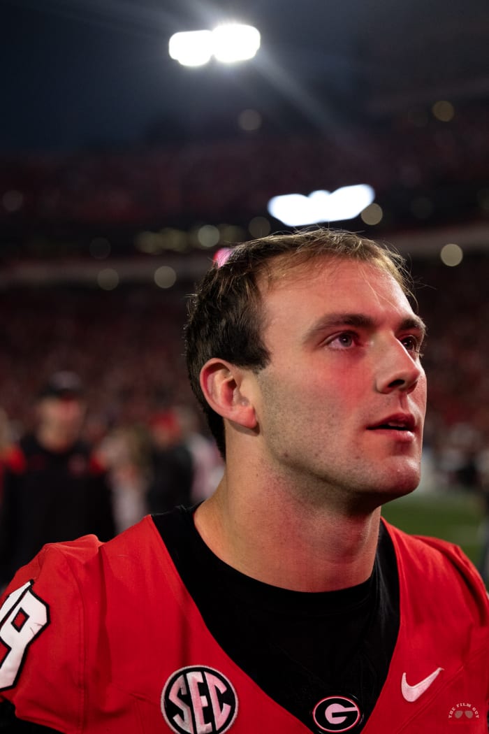 Georgia Tight End Brock Bowers is nearing a return for Georgia according to sources / PHOTO - Brooks Austin